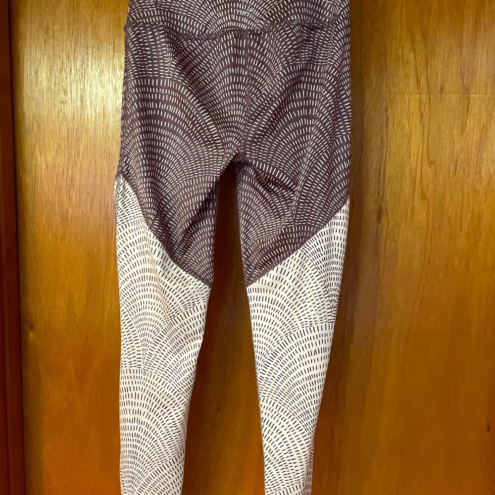 Beyond Yoga brand leggings - like new!
